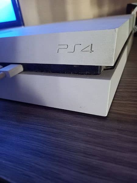 Playstation 4 for sale 3