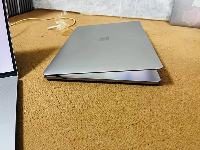 Apple MacBook Pro 2019 (16-inch) Core i9 16GB RAM 1TB SSD Heavy Machin 4