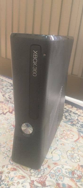 Xbox 360 slim with Kinect 1 controller and w2c game 1