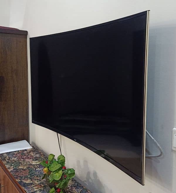 48" TCL CURVED LED TV 3