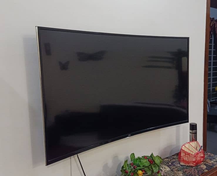 48" TCL CURVED LED TV 4