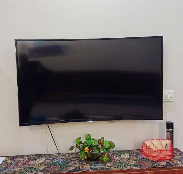 48" TCL CURVED LED TV 5