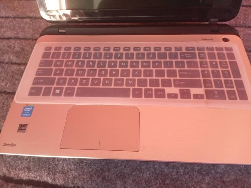 Toshiba laptop core i5 4th generation 1