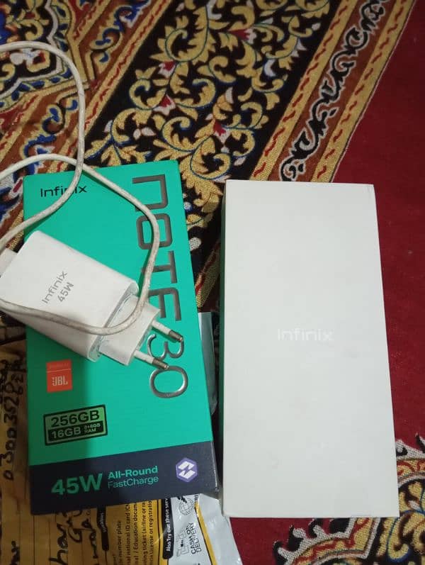 Infinix Note 30. . . 16Gb. 256Gb. 9/10. . All ok. . Helio G99 5