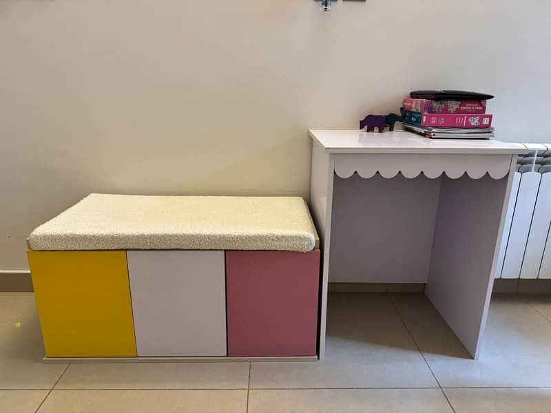 Kids Bed + bench + cupboard 5