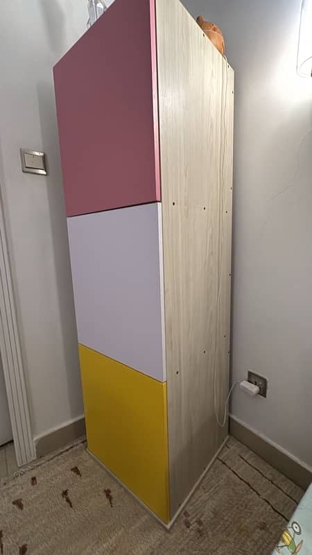 Kids Bed + bench + cupboard 7