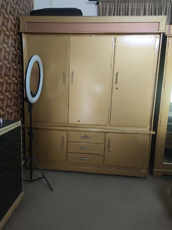 Bed+dressing table+Safe almari 1