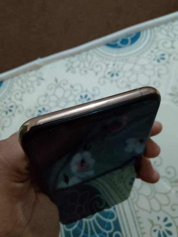 Iphone 11 pro max PTA 512GB 4