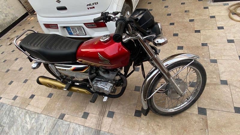 Honda 125SE self start special edition 2