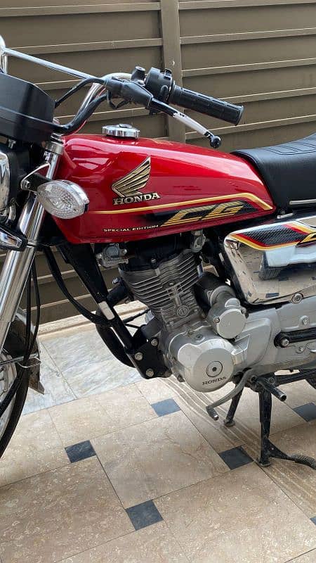 Honda 125SE self start special edition 5