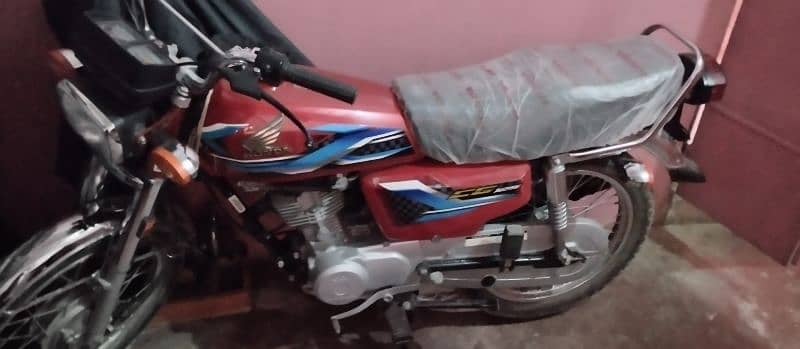 Honda 125 (New Condition) 3