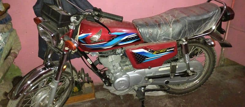 Honda 125 (New Condition) 5