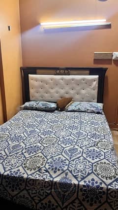 Queen bed for sale with matress