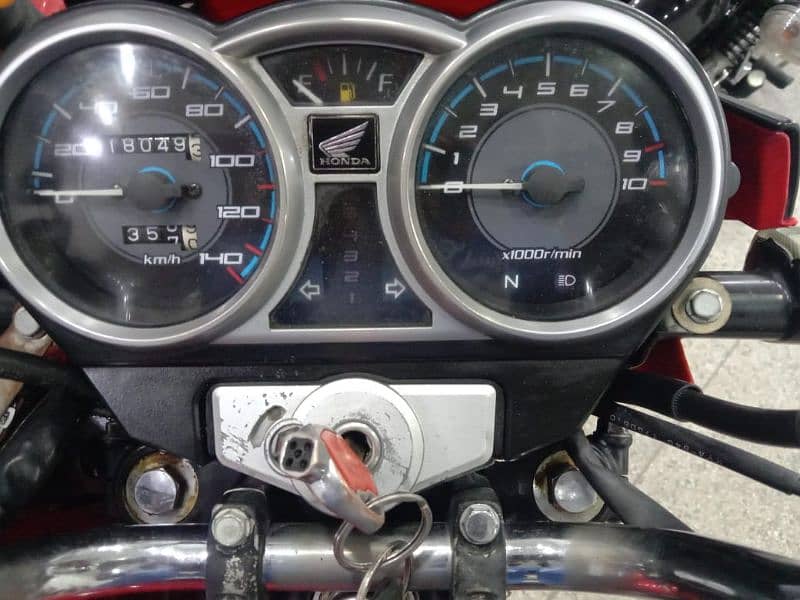 Honda CBR 150 1