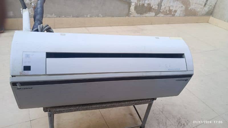 urgent sale if brand new AC dawlance 1