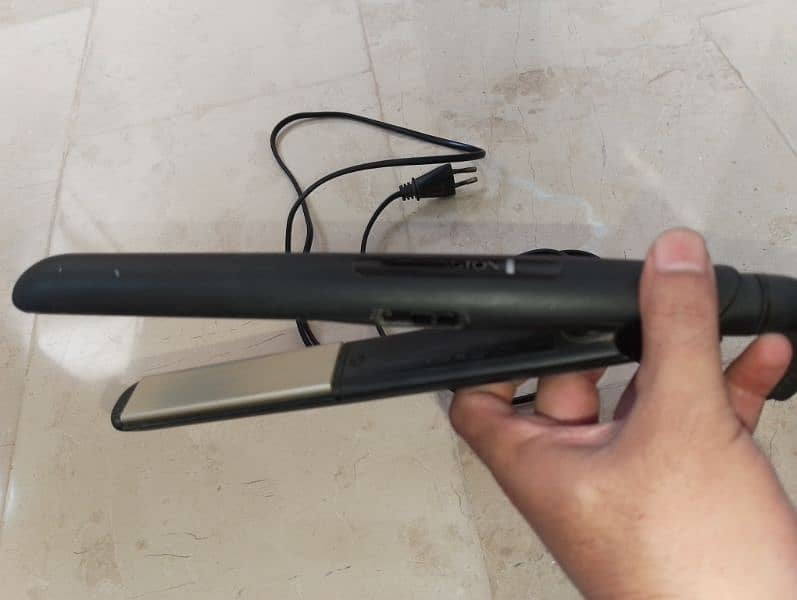 Straightener (Remington) 1