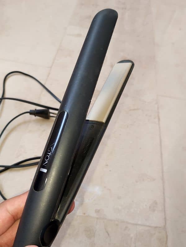 Straightener (Remington) 2