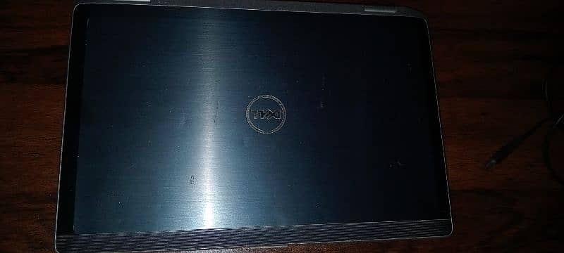 Dell Latitude E6520 0