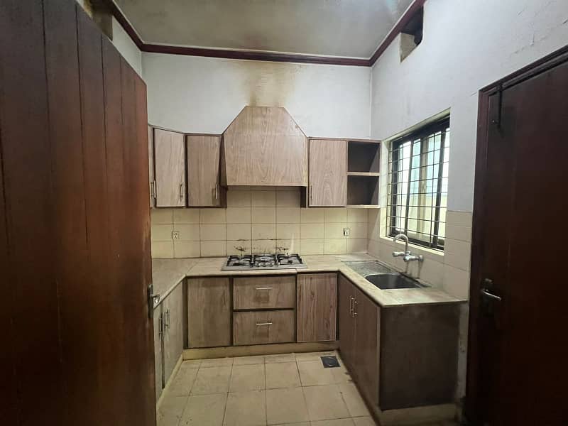 1 Kanal 6 Bed Room ( Basement) House with 12 KVA Solar System For Rent on Very Hot Location 5