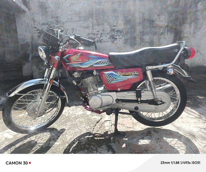 Honda CG 125 Red (2024) 4