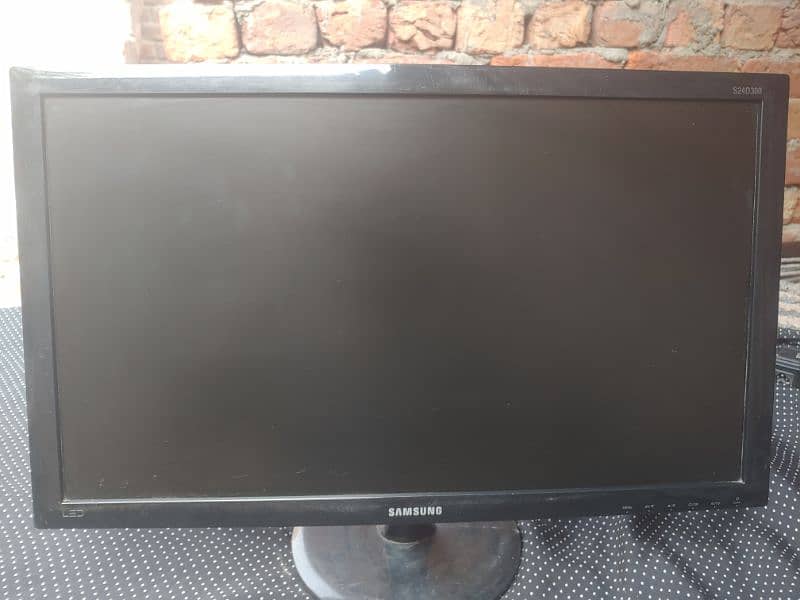 Samsung 24 inches LED with HDMI and VGA output 0