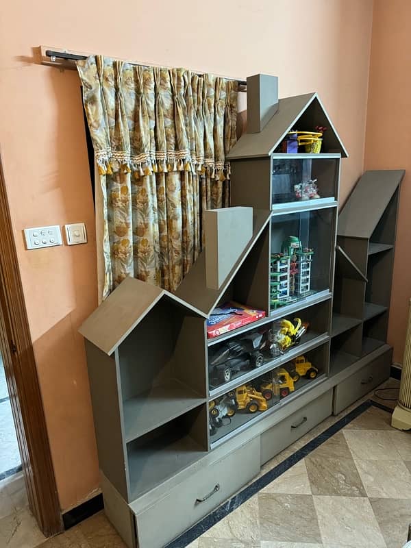 House Style Toys Rack For Sale 0