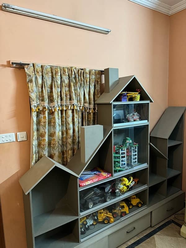 House Style Toys Rack For Sale 3