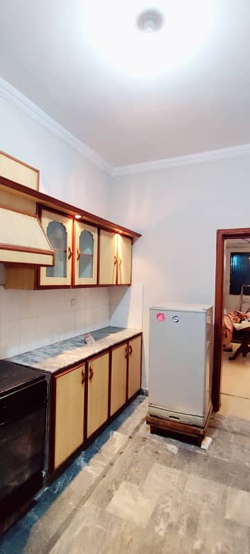 Furnished lower portion 6 marla for rent in model town link road 14