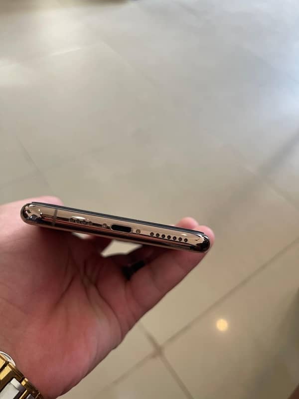 iphone 11 pro max jv 4