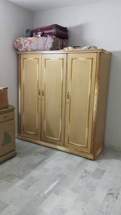 Almirah wardrobe 3 door deco material 0