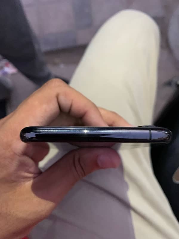 iphone xs max 4