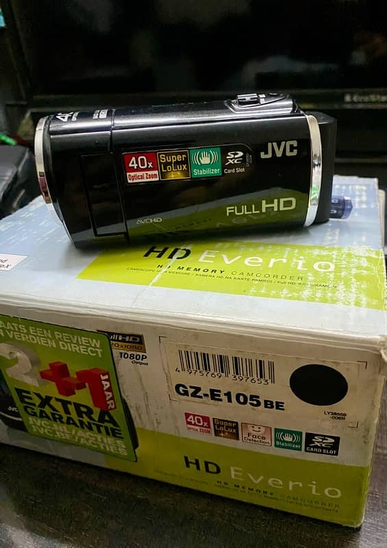 JVC HD Everio CamCorder 0