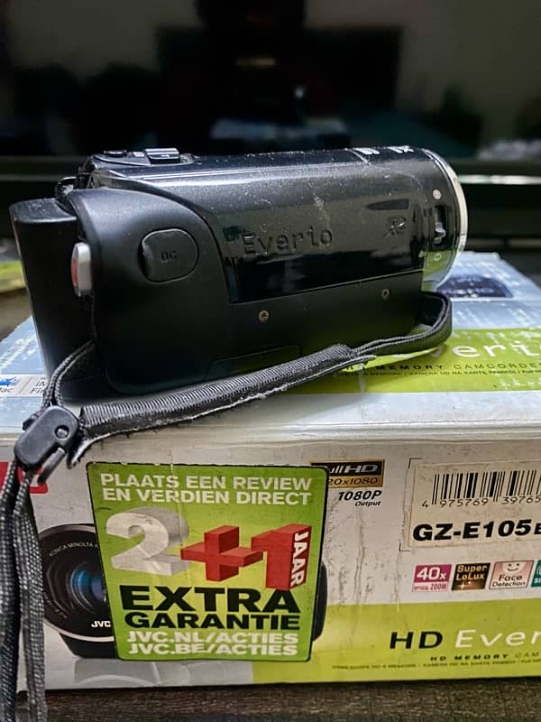 JVC HD Everio CamCorder 4