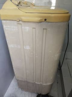 Haier washing machine with spinner.