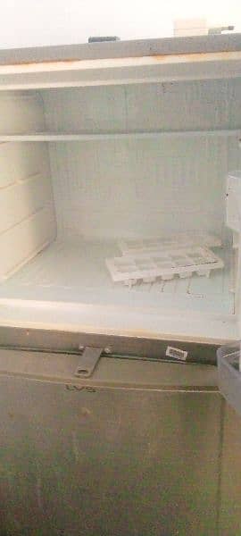 Refrigerator having good condition. 1