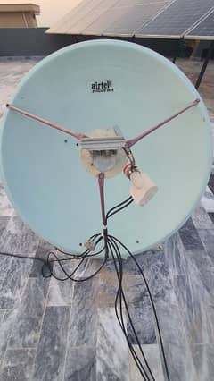 2 Dish antennas along with receiver 0