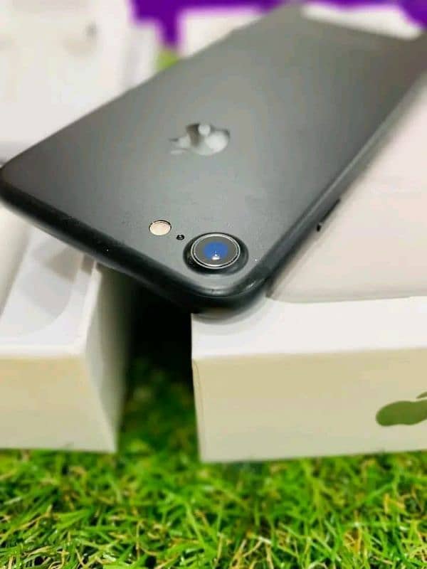 iphone 7 128gb PTA approved 03457061567 My WhatsApp number 1