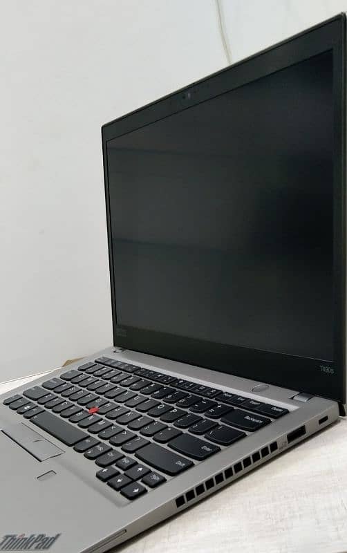 Lenovo ThinkPad T490S 4