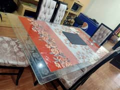 Dinning table with 8 chairs in clean condition 0