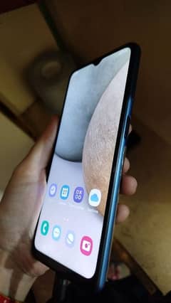 Samsung A12