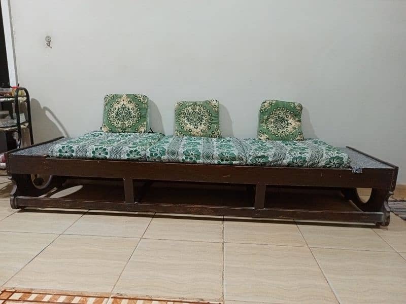 3 Seater Sofa (Sitee Table) 3