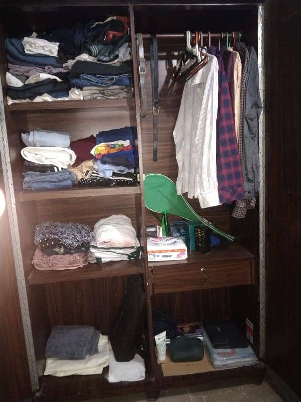 almari/wardrobe for sale 1