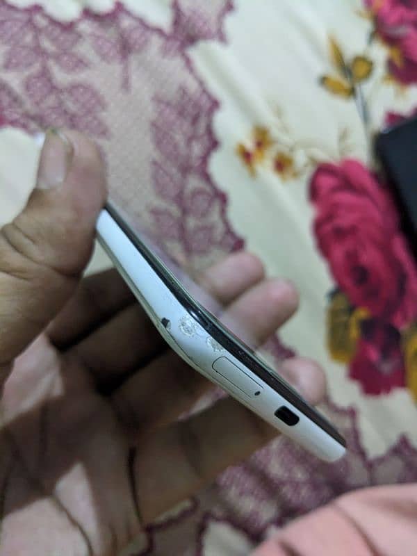 pixel 3 64gb approved 9/10 condition 3