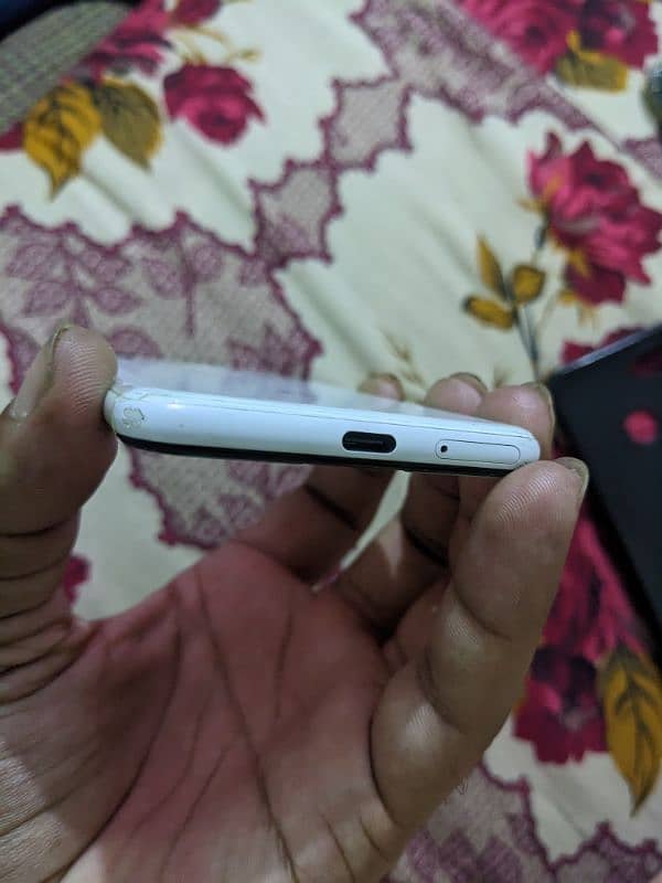 pixel 3 64gb approved 9/10 condition 6