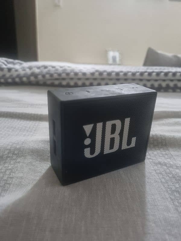 JBL speakers 0