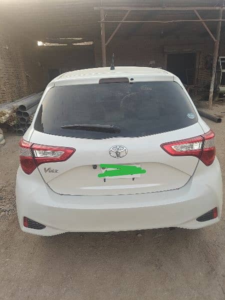 Toyota Vitz model 2019 import 2021 pearl whote 1