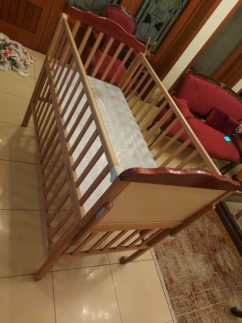 Wooden Baby Cot (Alfatah Imported) 2