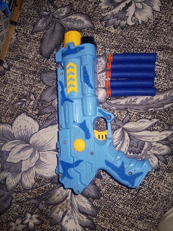 soft bullet Gun with 5 bullets 4