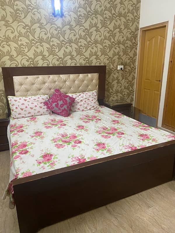 Bed Set available in good condition 1