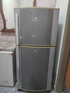 Dawlance fridge medium size